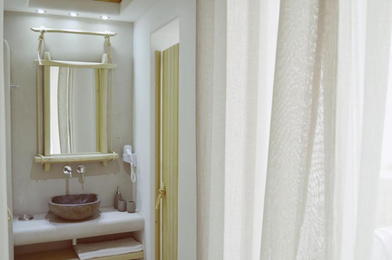 Blue Heart Luxury Suites Naxos City ภายนอก รูปภาพ