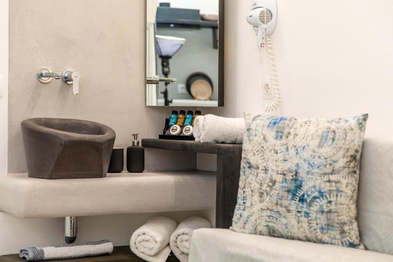 Blue Heart Luxury Suites Naxos City ภายนอก รูปภาพ