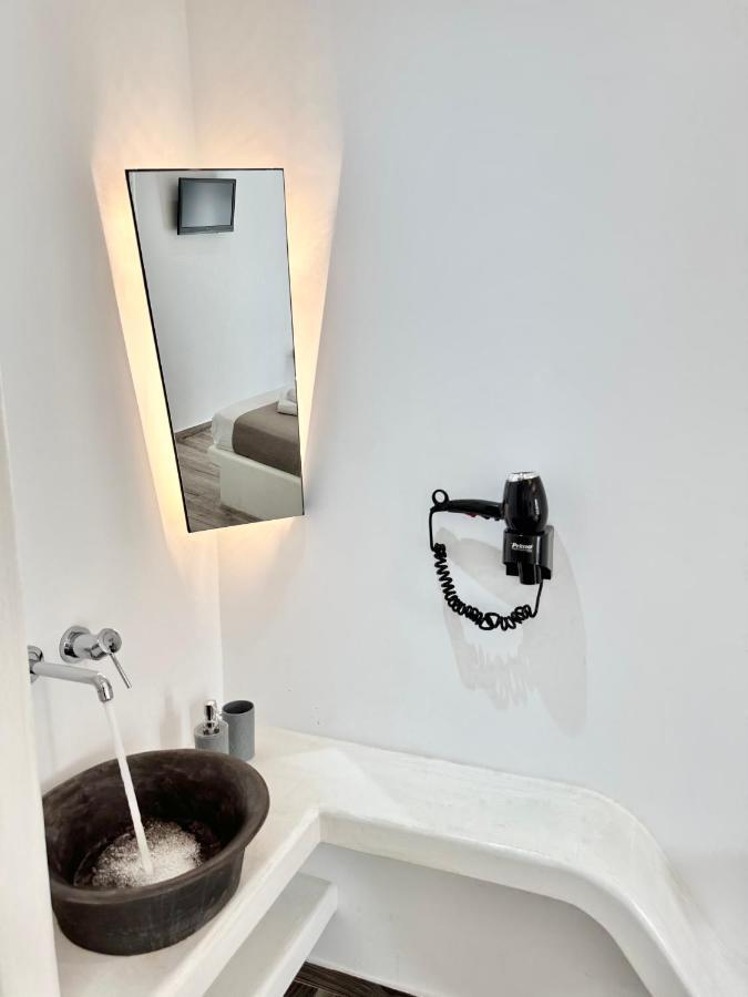Blue Heart Luxury Suites Naxos City ภายนอก รูปภาพ