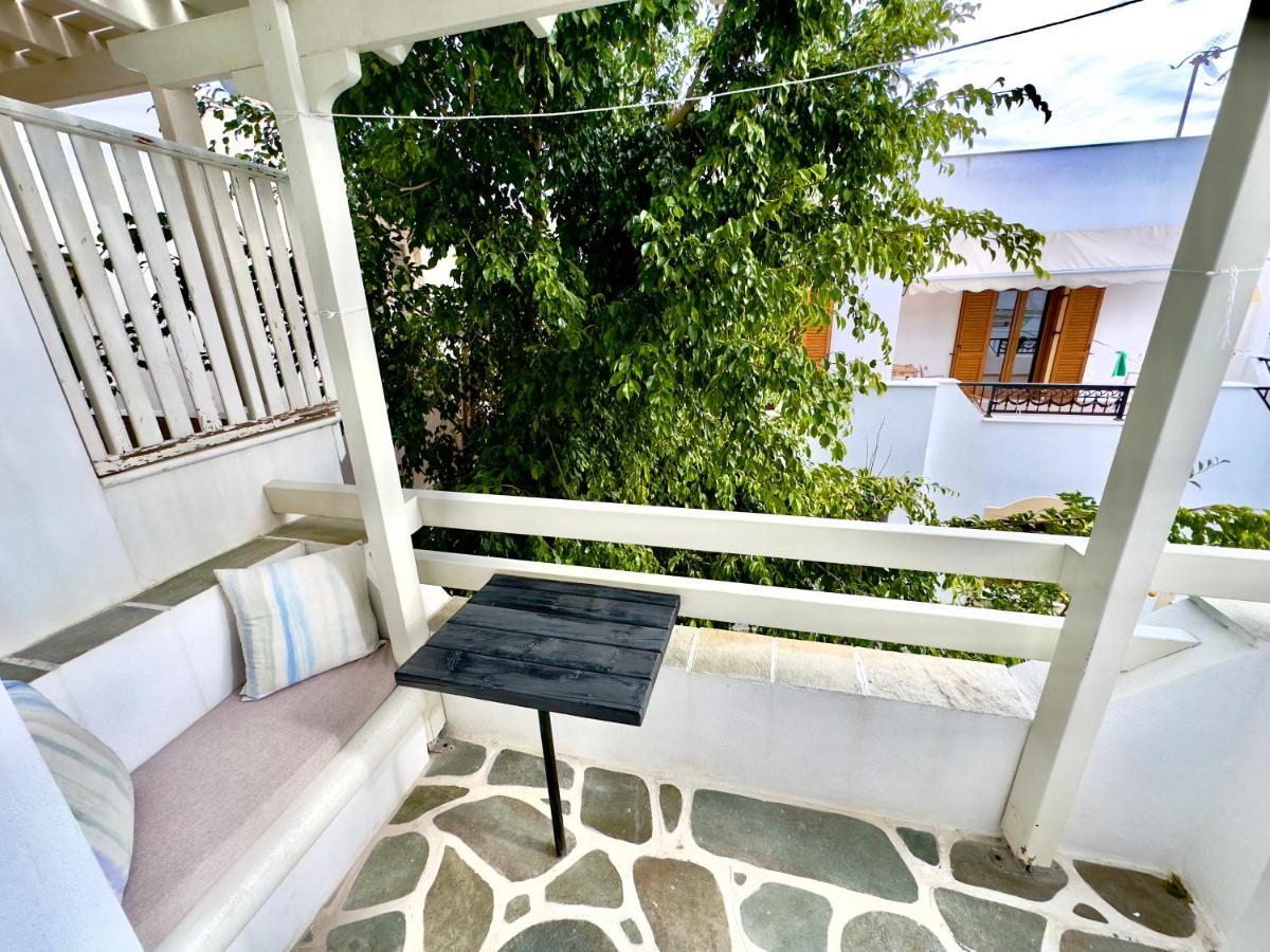 Blue Heart Luxury Suites Naxos City ภายนอก รูปภาพ